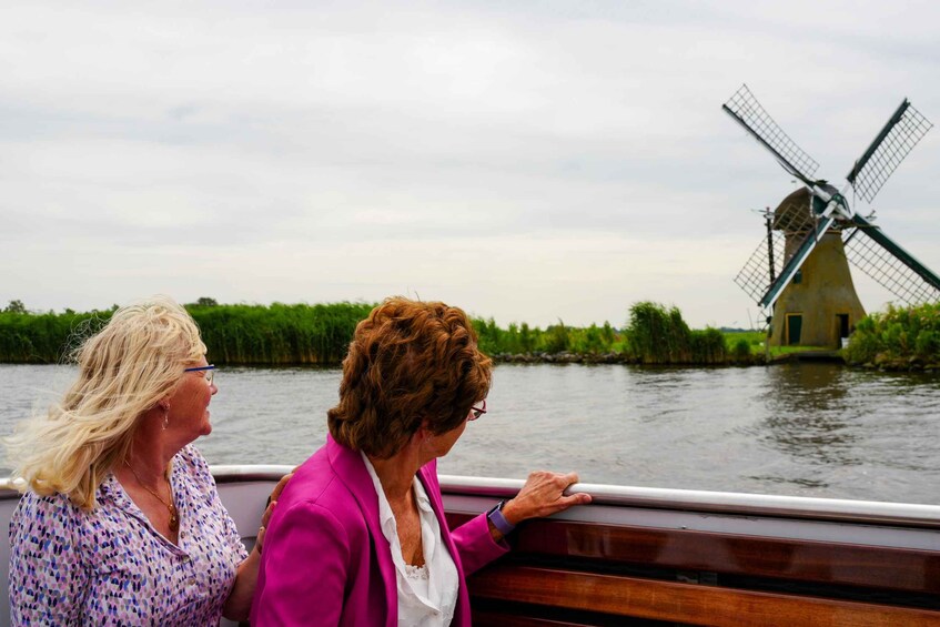 Picture 3 for Activity Warmond: Kagerplassen Cruise with "Tulip Experience" Ticket