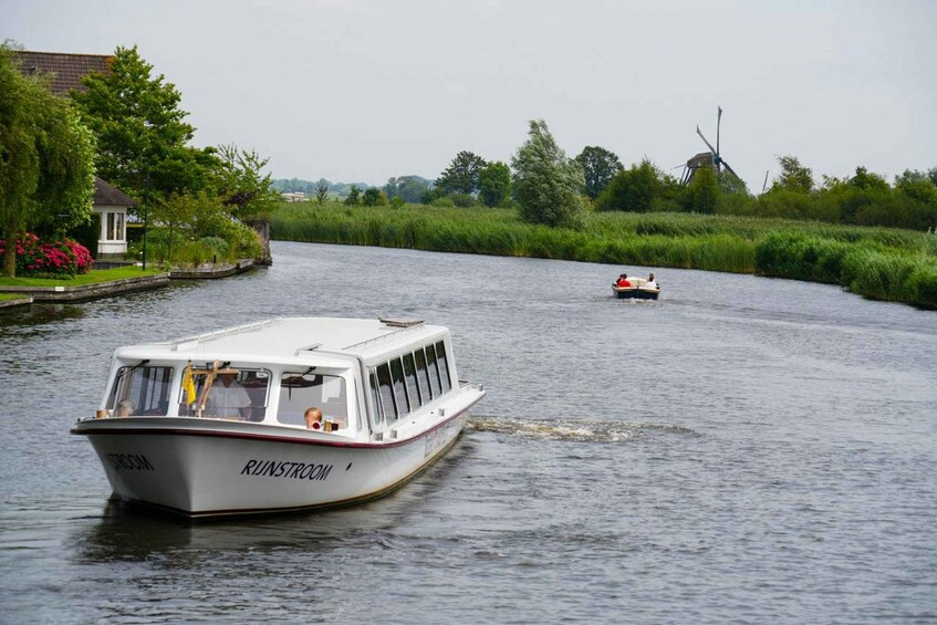Picture 1 for Activity Warmond: Kagerplassen Cruise with "Tulip Experience" Ticket