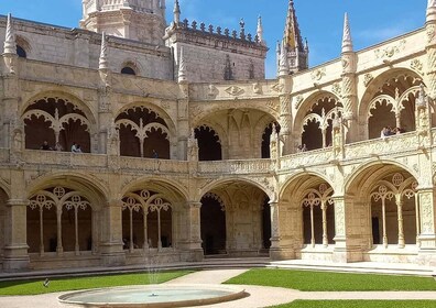 Lisbon: Belem Tour & Jeronimos Monastery Skip-the-Line Entry