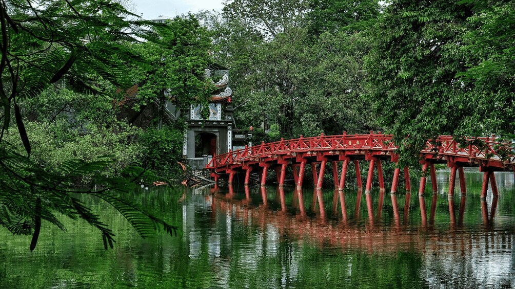 Picture 8 for Activity Hanoi: All-in-One Walking Tour Through a Train Street