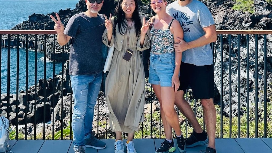 Jeju: Western and Southern Sightseeing Day Tour