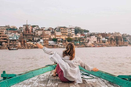 Varanasi Tur Surnise dengan naik Perahu - Ganga Arti Sehari Penuh