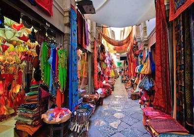 Los vibrantes mercados de Varanasi (visita guiada a pie de 2 horas)