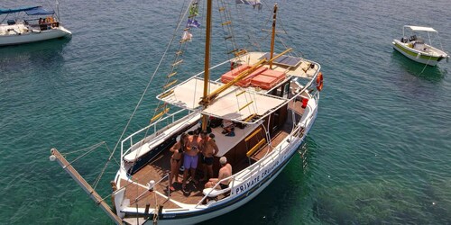 Desde Chania: viaje en barco a la isla Lazaretta con parada para nadar