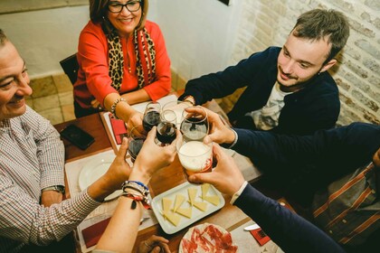 Séville : Petit groupe Quartier Juif excursion avec Tapas et Boissons