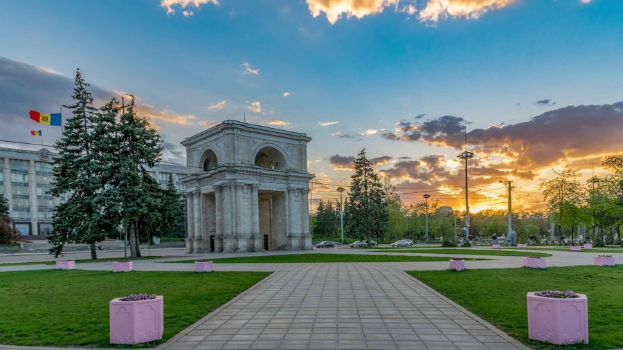 Chisinau: Discover City Highlights with a Walking Tour