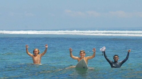 Bali: Nusa Lembongan Surf Lesson for All Levels