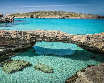 Comino & Gozo: Blue & Crystal Lagoons Cruise with Sea Caves