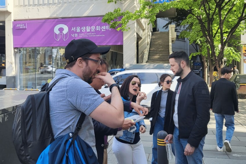 Picture 15 for Activity Seoul: Gwangjang Market Netflix Food Tour