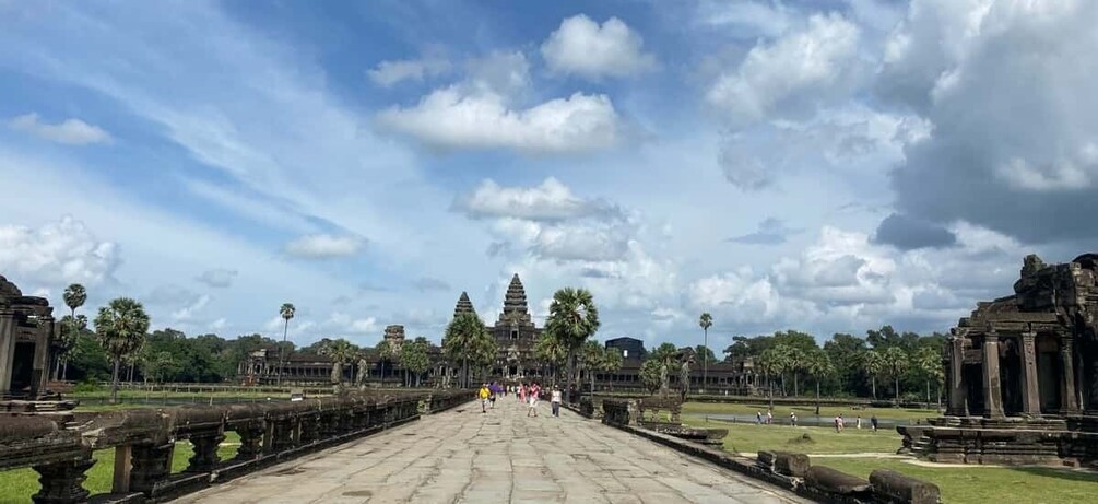 Picture 3 for Activity Angkor Wat : 2-Day Private Tours For Family