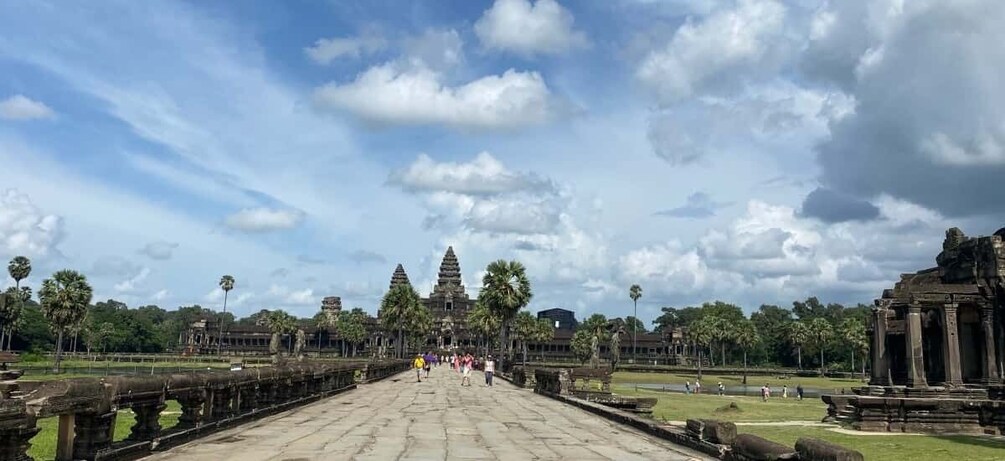 Picture 3 for Activity Angkor Wat : 2-Day Private Tours For Family