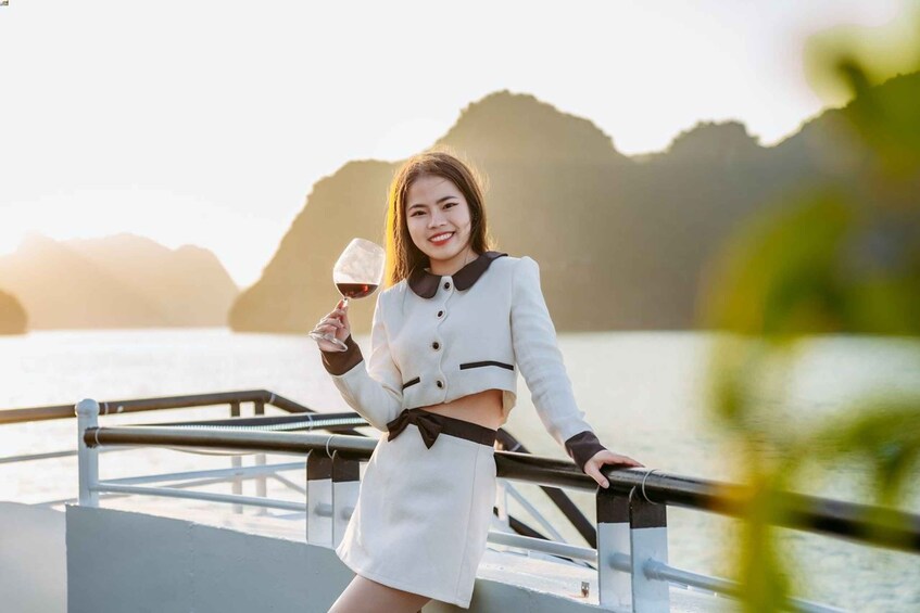 Picture 4 for Activity Ha Long Bay 5 Stars Luxury Cruise Day Trip by Limousine Bus