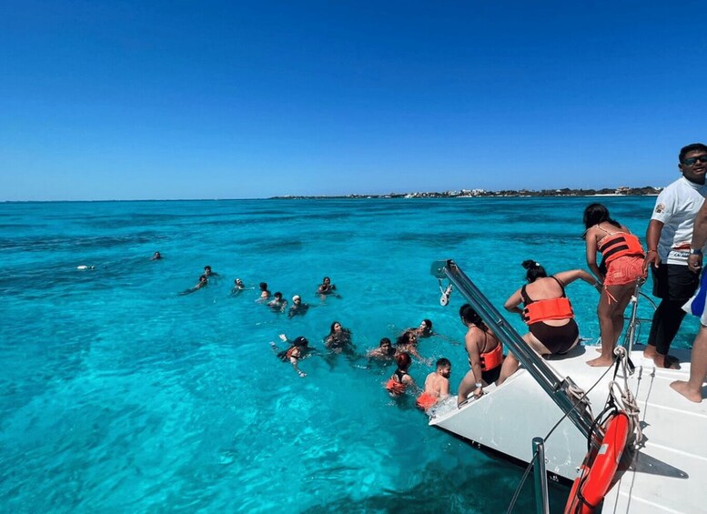 Picture 1 for Activity Isla Mujeres All inclusive by Golden Caribean Catamaran