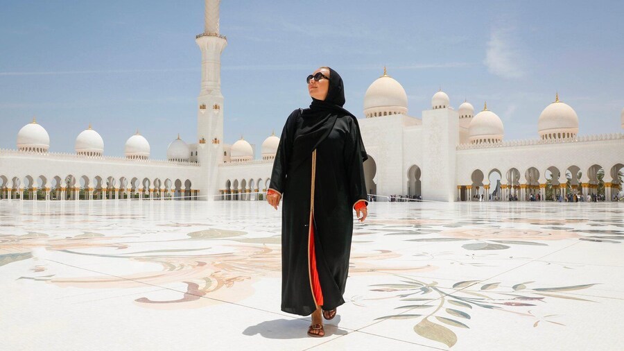Abu Dhabi: Sheikh Zayed Grand Mosque Tour with Photographer