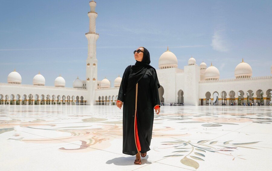 Abu Dhabi: Sheikh Zayed Grand Mosque Tour with Photographer