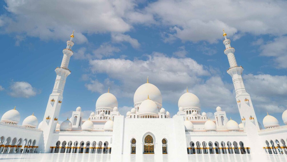 Picture 2 for Activity Abu Dhabi: Sheikh Zayed Grand Mosque Tour with Photographer