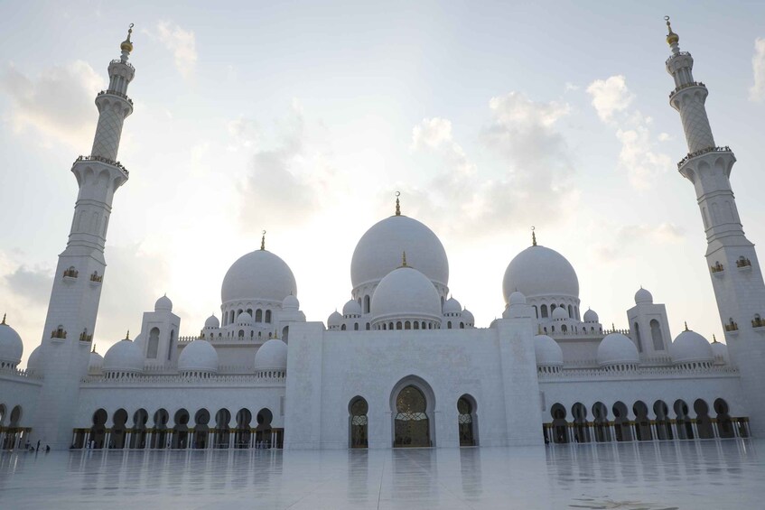 Picture 4 for Activity Abu Dhabi: Sheikh Zayed Grand Mosque Tour with Photographer