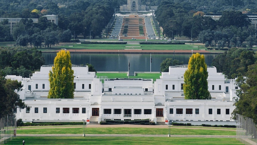 Picture 3 for Activity Canberra: City Highlights Day Tour with Entrance Fees