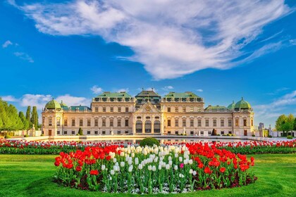 Schloss Belvedere: Tour mit Skip-the-Line/Transfer Optionen