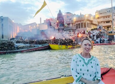 Pintu Tourist Guide in Spanish & English in Varanasi/Benares