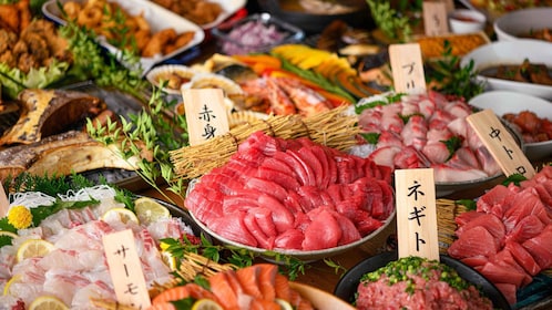 Restaurante buffet de mariscos en Tokio-Iroha, comida y filetes de atún