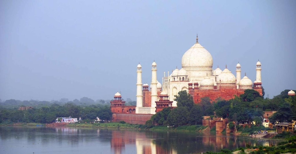 Picture 5 for Activity From Delhi: Taj Mahal & Agra Tour by Gatimaan Express Train