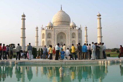 Ab Delhi: Taj Mahal & Agra Tour mit dem Gatimaan Expresszug