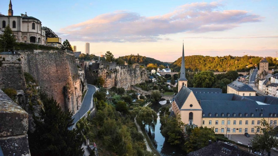 Luxembourg: City Highlights Guided Walking Tour