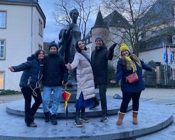 Luxembourg City: Christmas Walking Tour with Optional Wine