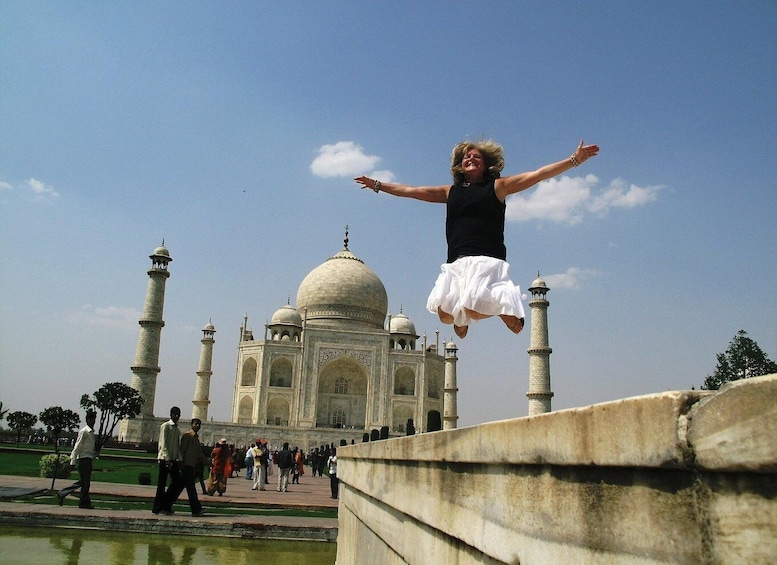 Taj Same Day by local Flights From Mumbai