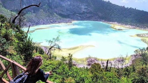 Bandung: Kawah Putih Private Tour and Angklung Performance