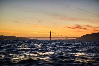 サンフランシスコゴールデンゲートブリッジと湾のサンセットクルーズ