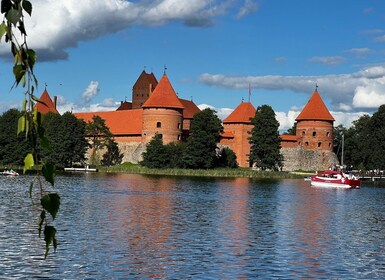 Castillo de Trakai, mansión de Uzutrakis, Colina de los Ángeles, paseo en b...