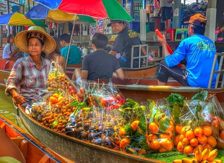 Picture 8 for Activity Bangkok: Railway & Floating Market Spanish and English Tour