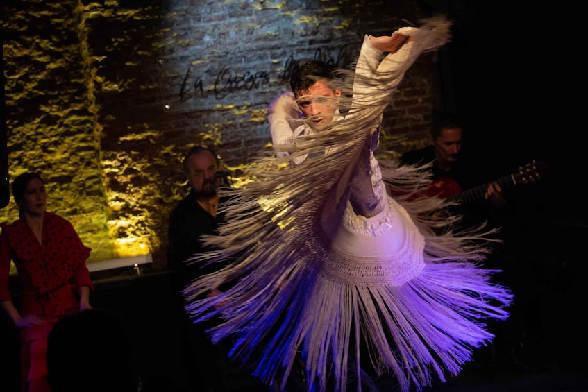 Picture 5 for Activity Madrid: La Cueva de Lola Flamenco Show Tickets with Drink