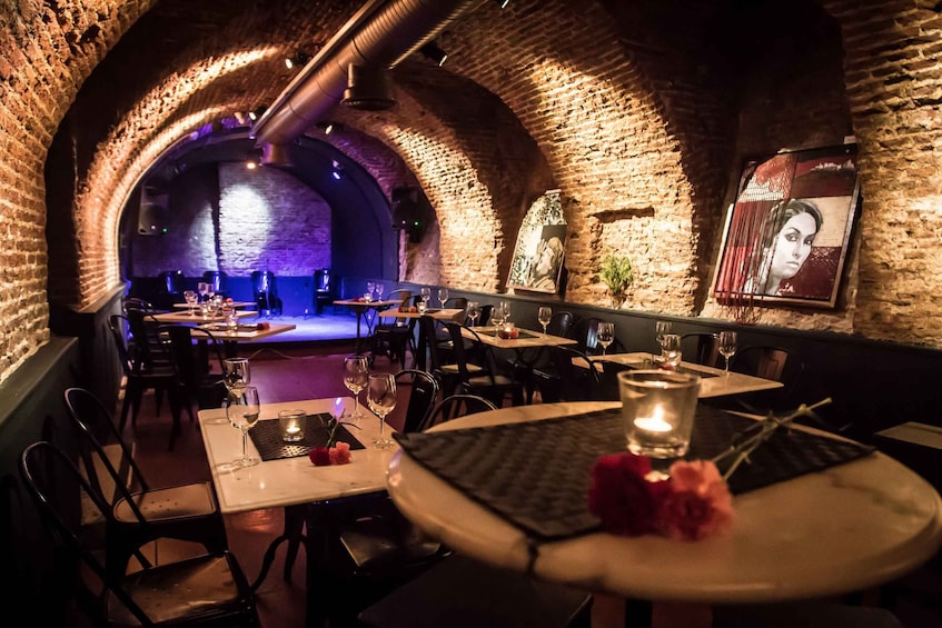 Picture 1 for Activity Madrid: La Cueva de Lola Flamenco Show Tickets with Drink