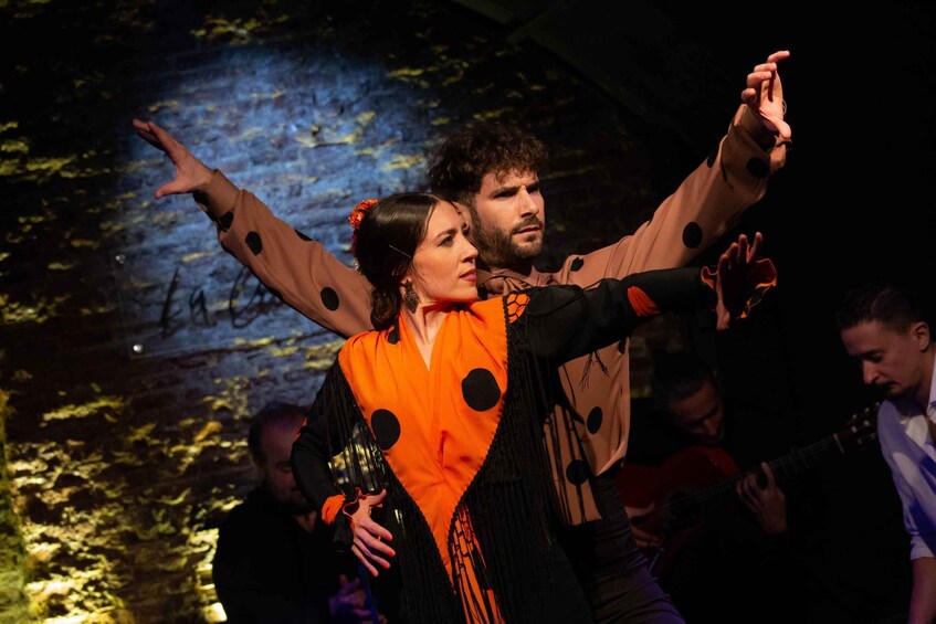 Picture 4 for Activity Madrid: La Cueva de Lola Flamenco Show Tickets with Drink