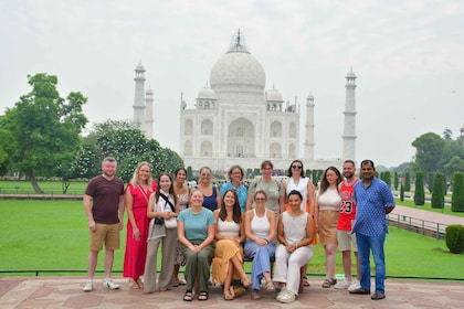 From Delhi: Taj Mahal & Agra Private Day Trip with Transfers