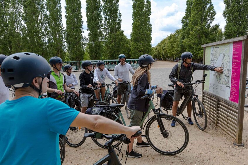 Picture 26 for Activity Paris: Versailles Palace & Trianon Castles E-Bike Tour