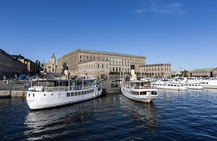 Estocolmo: recorrido a pie por el casco antiguo con museo Vasa y paseo en b...