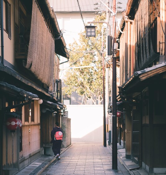 Picture 4 for Activity Kyoto: Gion Nighttime Walking Tour with a Local Guide