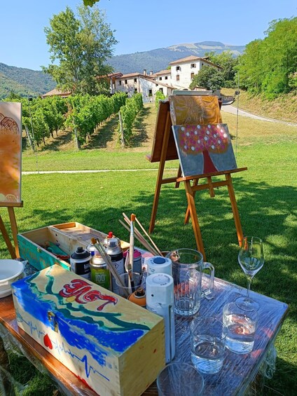 Picture 2 for Activity Valdobbiadene: Art and Wine-Painting session in the vineyard