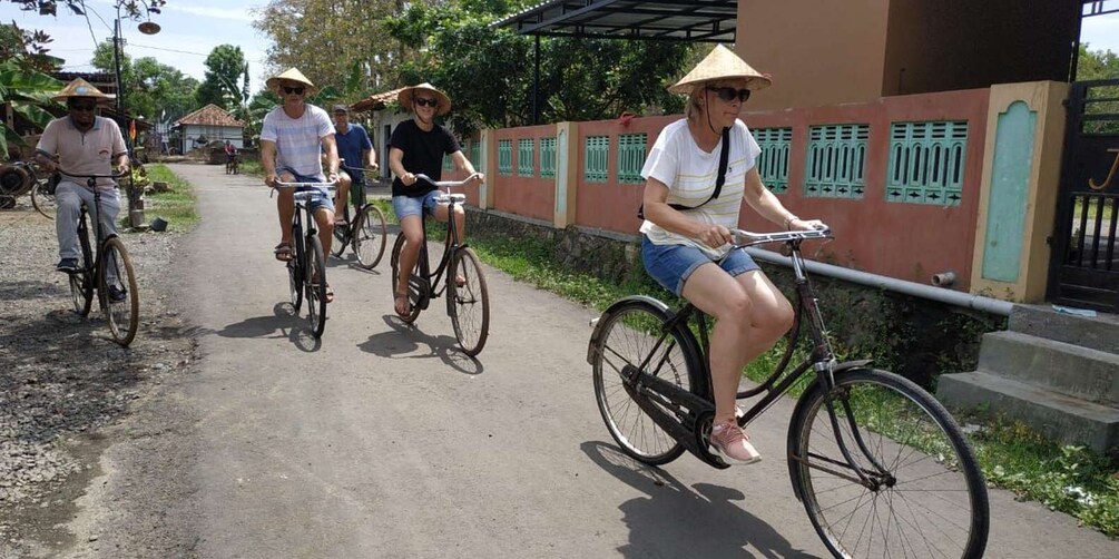 Yogyakarta: Village Cycling Tour Feel Real Local Atmosphere