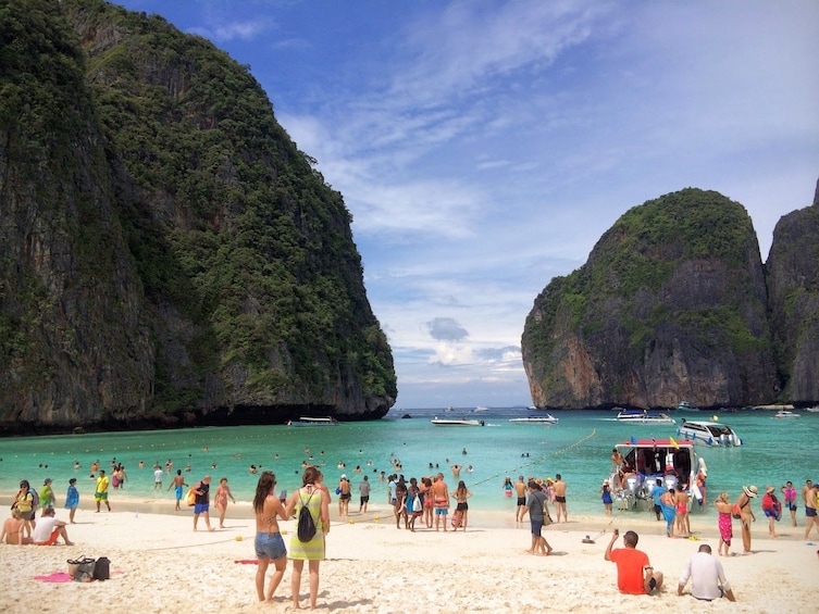 Phi Phi Islands Snorkeling Excursion with Buffet Lunch from Koh Lanta