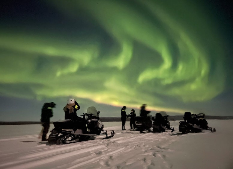 Kiruna: Guided Snowmobile Tour and Northern Lights Hunt