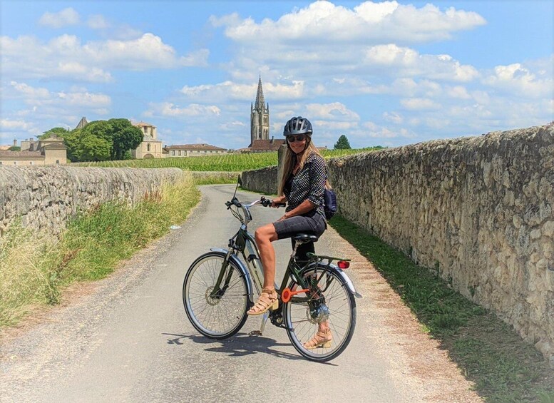 Picture 6 for Activity Saint-Emilion E-Bike Wine Tour - 2 wineries & Picnic Lunch