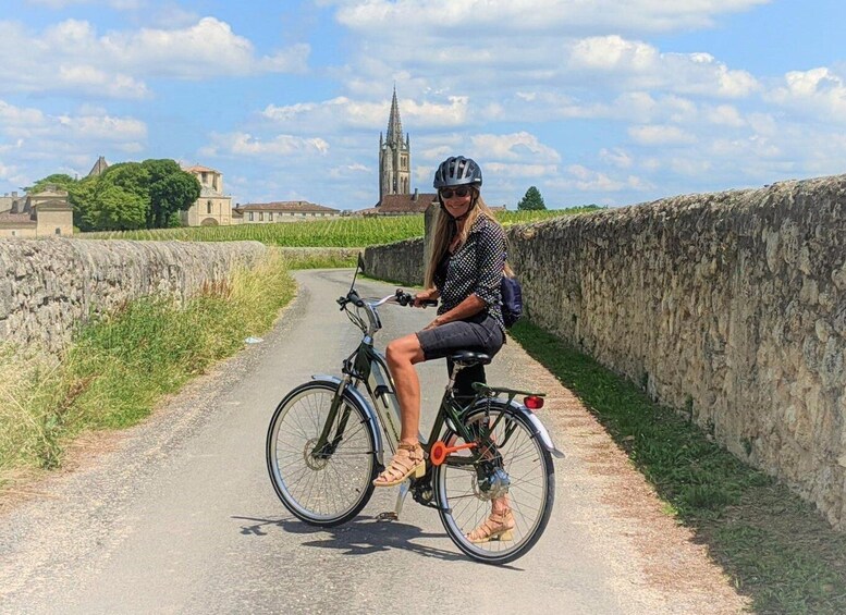 Picture 6 for Activity Saint-Emilion E-Bike Wine Tour - 2 wineries & Picnic Lunch