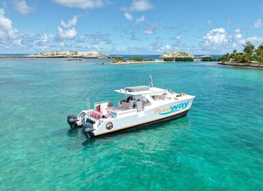 Fajardo: Icacos Power Boat Trip with Snorkel, Lunch & Drinks