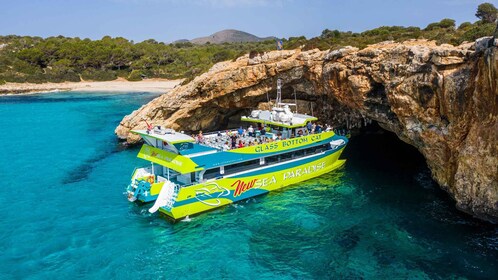 Desde Calas de Mallorca: Excursión panorámica en barco con fondo de cristal