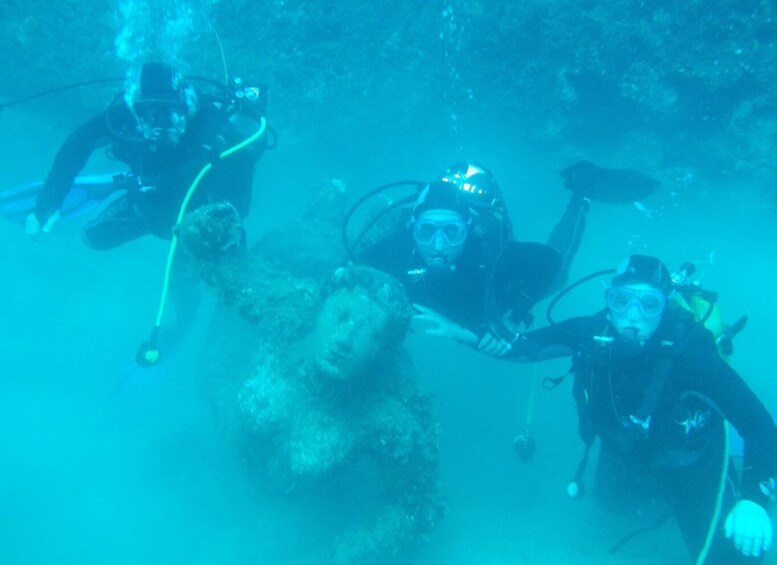 Picture 2 for Activity Fréjus: Diving Experience in Port-Fréjus with an Instructor